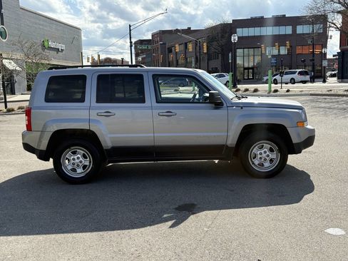 Used 2015 Jeep Patriot Sport w/ Power Value Group AWD/4WD image 9