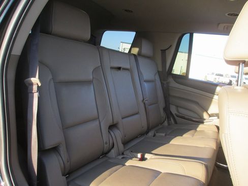 Used 2017 GMC Yukon SLT image 21