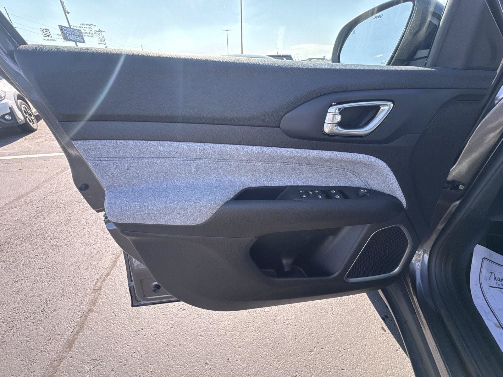 Used 2022 Jeep Compass Latitude AWD/4WD image 10