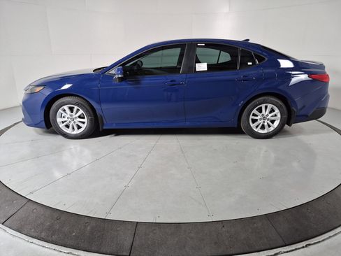 New 2026 Toyota Camry Hybrid image 2