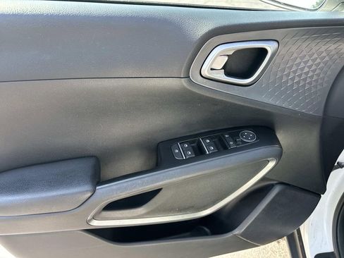 Used 2021 Kia Soul S FWD image 15