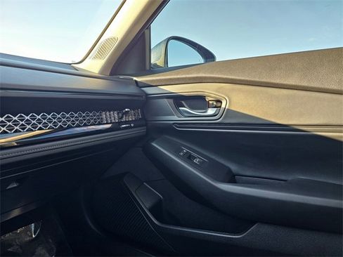 Used 2025 Honda Accord EX-L image 27