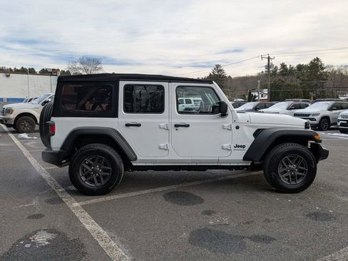 Used 2024 Jeep Wrangler Sport S image 6