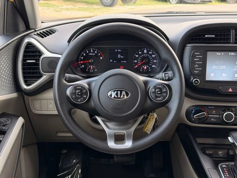 Used 2020 Kia Soul LX FWD image 26