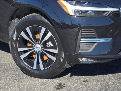 Used 2023 Volvo XC60 B5 Core image 3