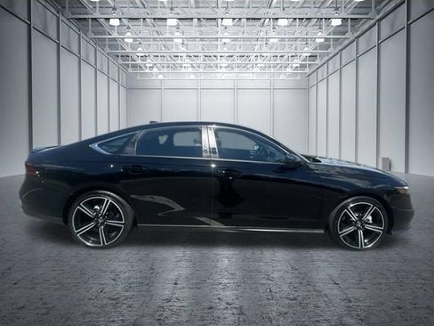 Used 2024 Honda Accord Sport image 10