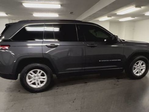 Used 2024 Jeep Grand Cherokee Laredo image 9