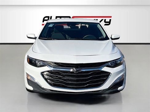 Used 2024 Chevrolet Malibu LS image 2