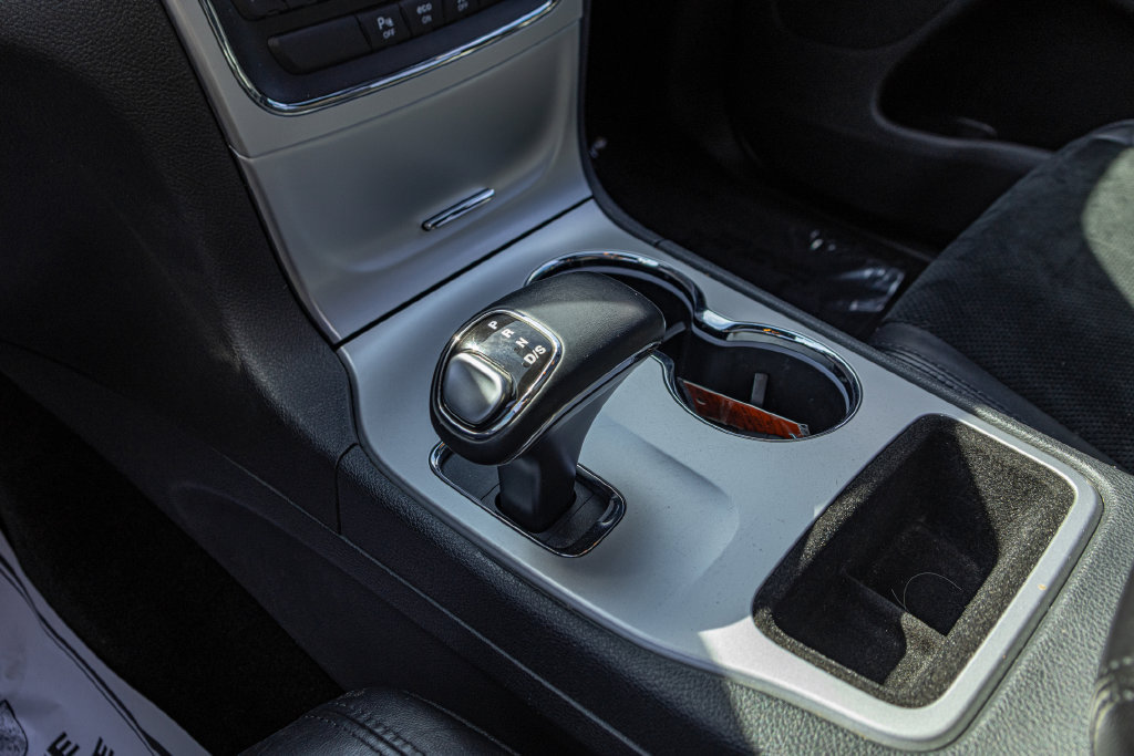 Used 2015 Jeep Grand Cherokee Altitude AWD/4WD image 23
