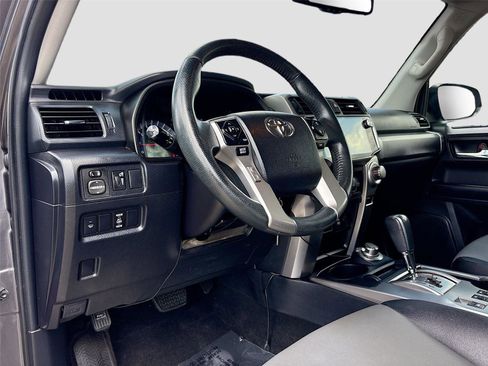 Used 2018 Toyota 4Runner SR5 Premium AWD/4WD image 9