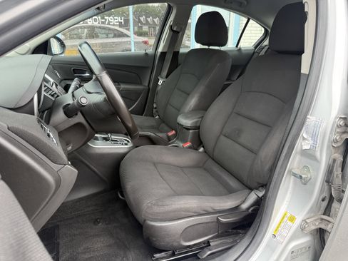 Used 2014 Chevrolet Cruze LT FWD image 13