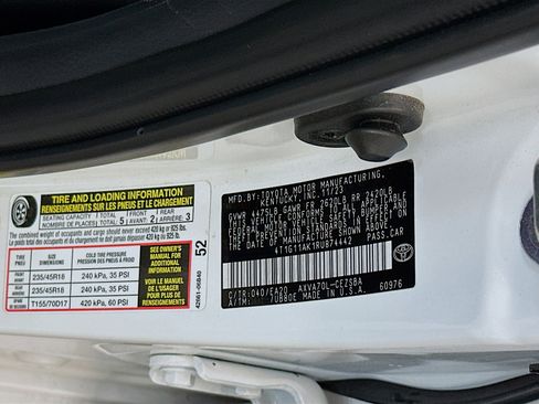 Used 2024 Toyota Camry SE FWD image 12