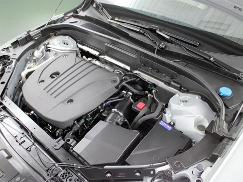 Certified 2025 Volvo XC60 B5 Ultra w/ Climate Package image 26