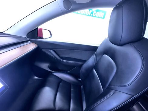 Used 2022 Tesla Model Y Long Range image 33