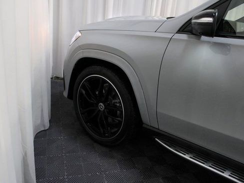 New 2026 Mercedes-Benz GLS 580 4MATIC image 9