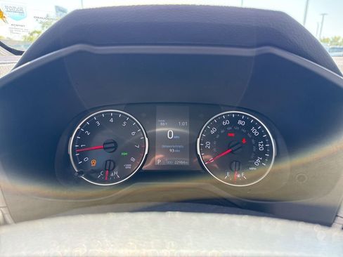 Used 2020 Toyota RAV4 XLE Premium image 12