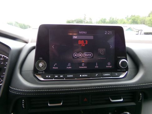 Used 2022 Nissan Rogue S AWD/4WD image 13