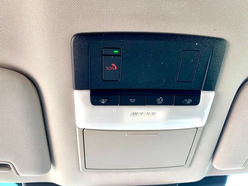 Used 2022 Nissan Pathfinder SV FWD image 36