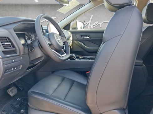 Certified 2024 Nissan Rogue SV w/ SV Premium Package FWD image 19