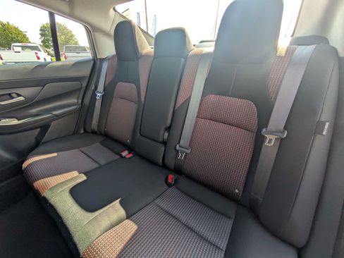Used 2026 Nissan Sentra SR w/ Floor Mat Package FWD image 7