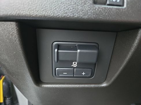 Used 2023 GMC Canyon Elevation w/ Convenience Package image 24