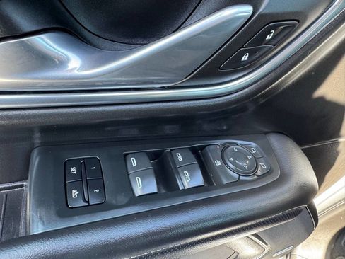 Used 2021 GMC Yukon SLT AWD/4WD image 17