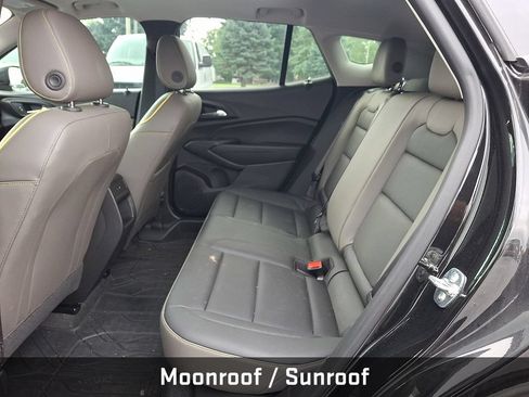 Used 2025 Chevrolet Trax ACTIV w/ Sunroof Package FWD image 13