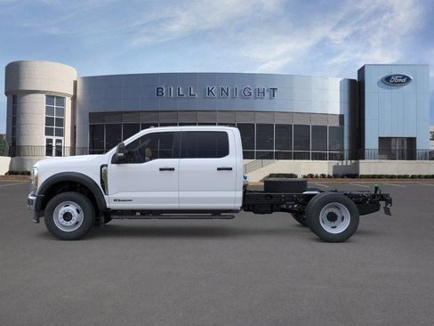 New 2025 Ford F550 4x4 Crew Cab image 4