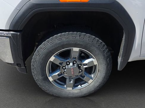 Used 2025 GMC Sierra 2500 SLT w/ SLT Premium Package AWD/4WD image 4