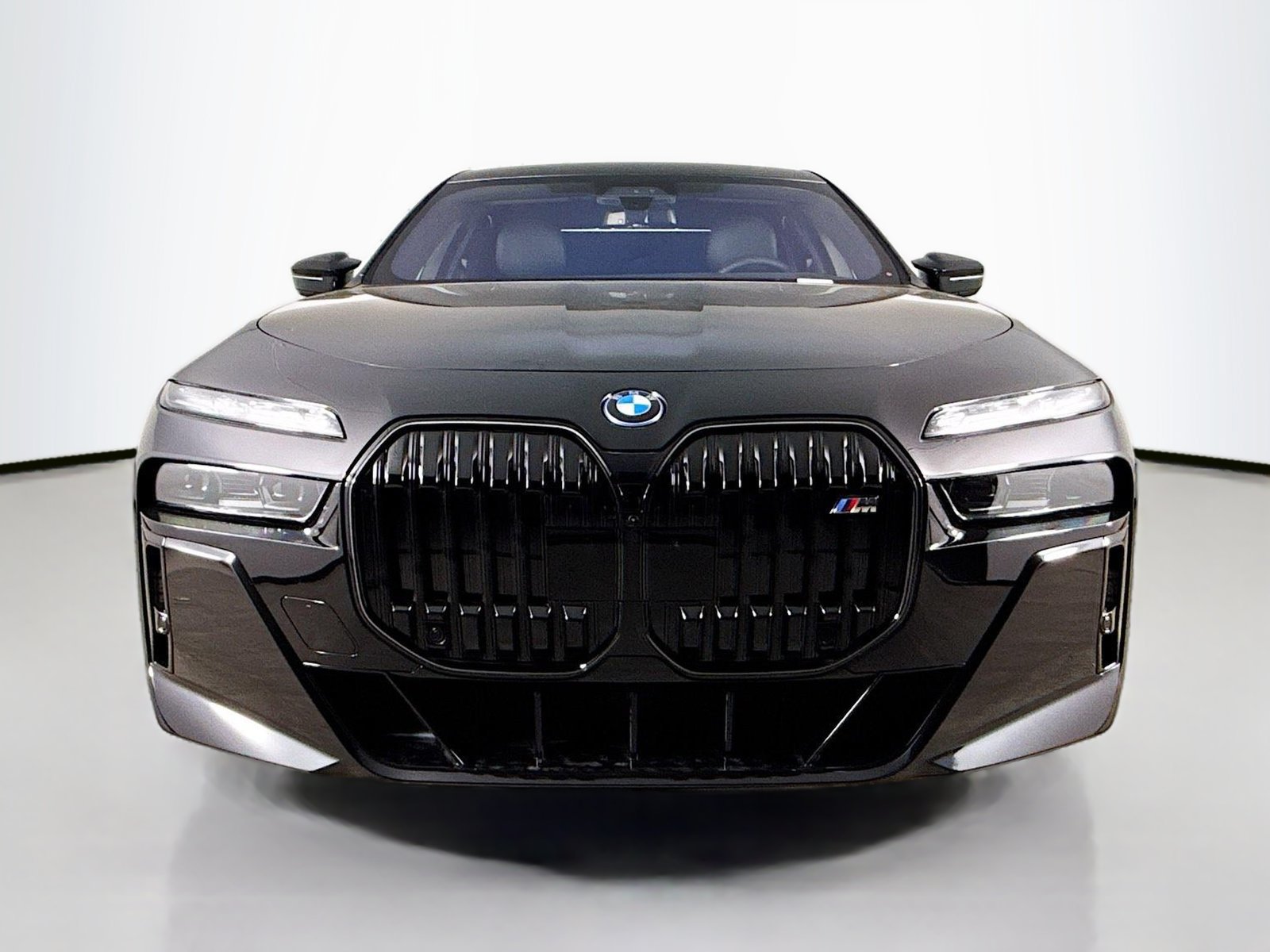 Used 2026 BMW i7 M70 AWD/4WD image 2