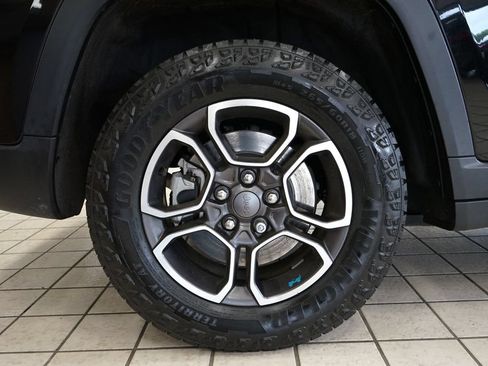 Used 2023 Jeep Grand Cherokee Trailhawk AWD/4WD image 63
