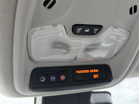 Used 2023 Chevrolet Bolt EUV Premier image 28