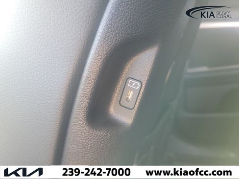 Used 2025 Kia Telluride EX FWD image 16