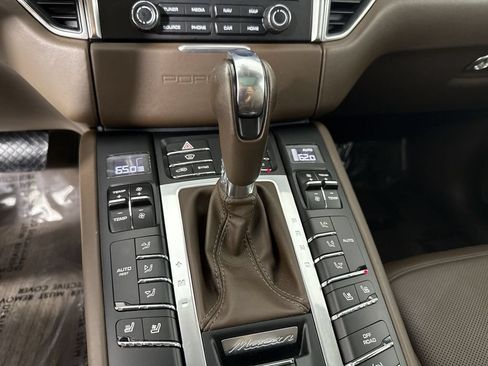 Certified 2018 Porsche Macan S AWD/4WD image 33