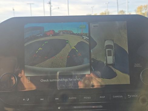 New 2025 Nissan Pathfinder Platinum image 19