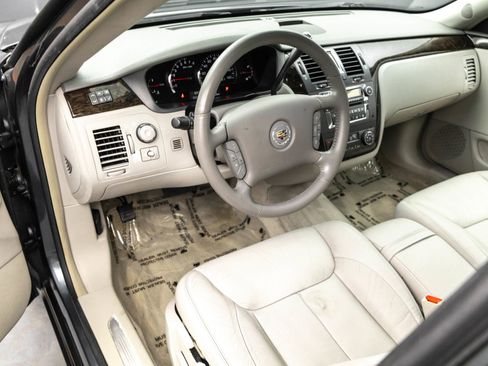 Used 2011 Cadillac DTS Luxury image 5