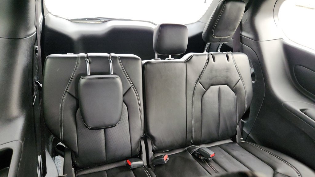 Used 2025 Chrysler Pacifica Select FWD image 13