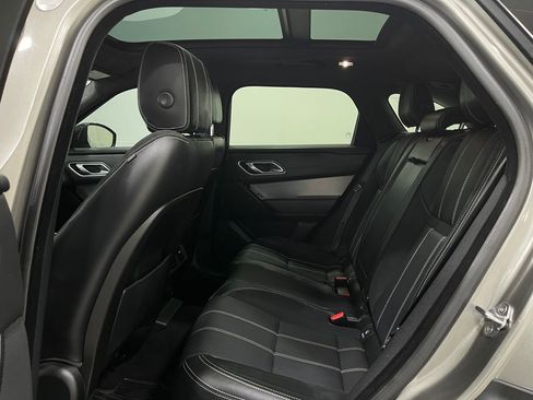 Used 2020 Land Rover Range Rover Velar R-Dynamic S image 32