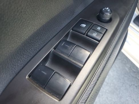 Used 2023 Toyota Camry SE image 18