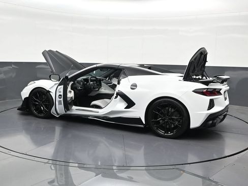 Used 2025 Chevrolet Corvette Stingray Preferred Conv w/ Z51 Performance Package RWD image 37