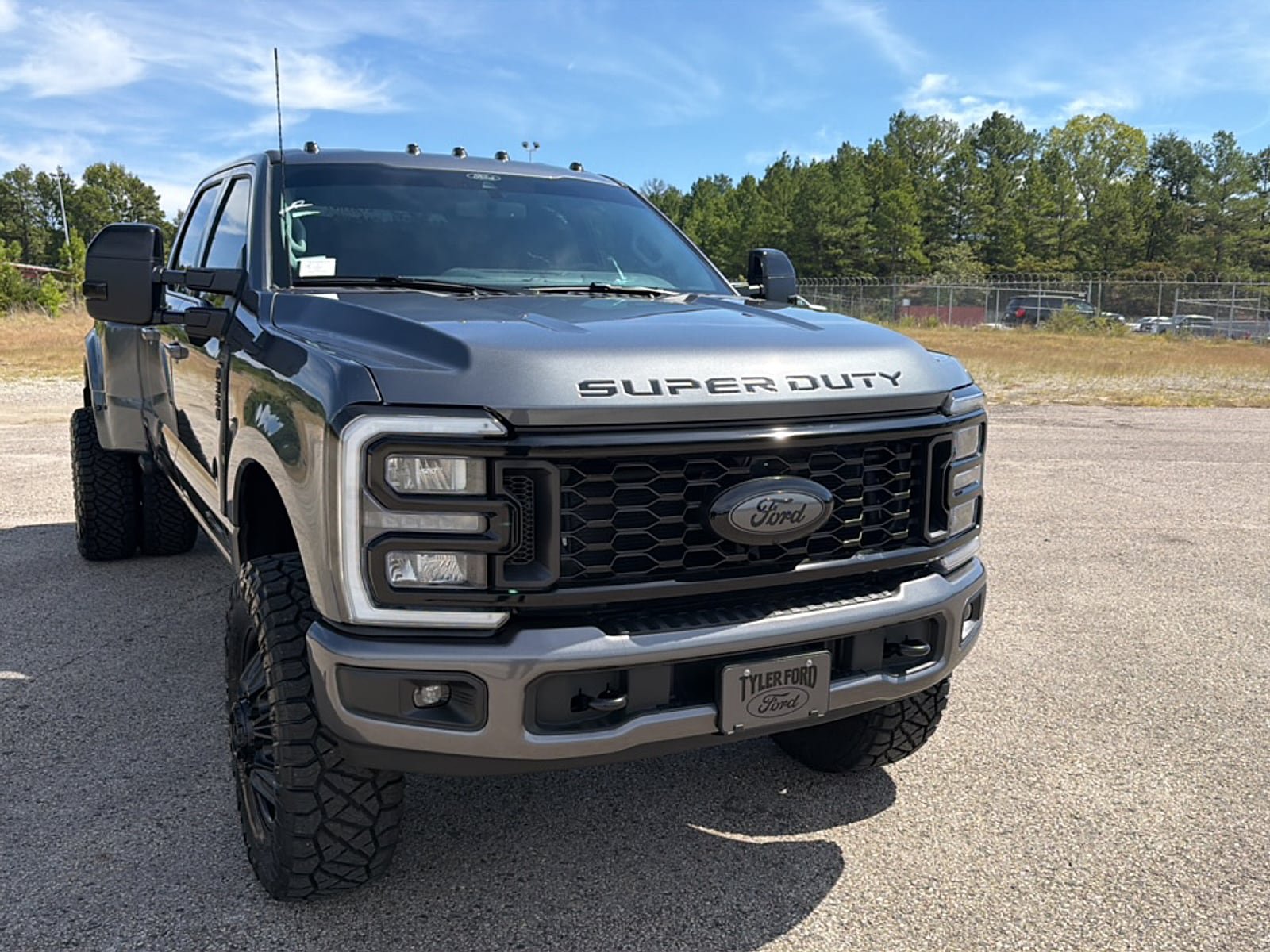 New 2026 Ford F350 Lariat w/ Chrome Package AWD/4WD image 3
