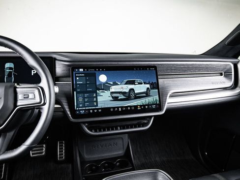 Used 2024 Rivian R1T Adventure AWD/4WD image 19