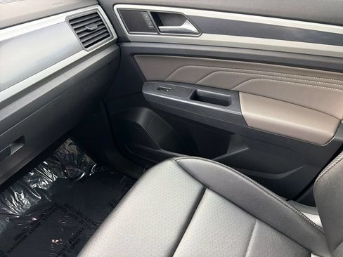 Used 2021 Volkswagen Atlas Cross Sport SE w/ V6 Towing Package FWD image 33