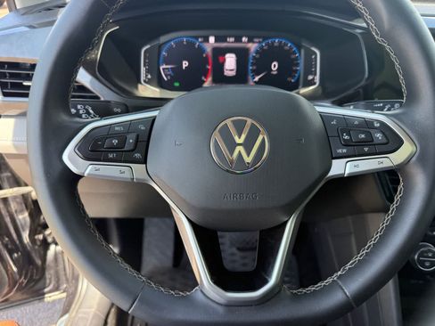Used 2022 Volkswagen Taos SEL w/ Panoramic Sunroof Package AWD/4WD image 17
