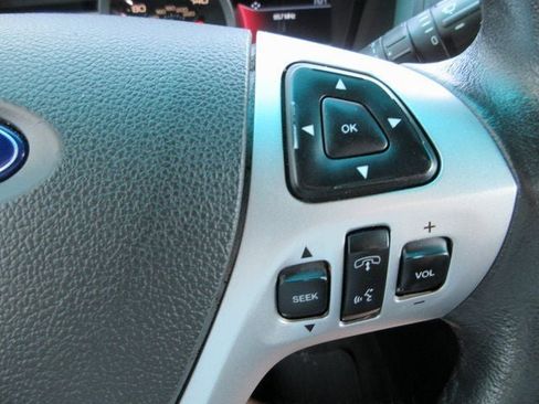 Used 2015 Ford Explorer XLT w/ Equipment Group 202A image 11