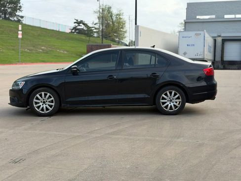 Used 2012 Volkswagen Jetta SE FWD image 4