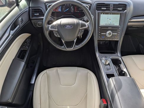 Used 2018 Ford Fusion Titanium FWD image 13