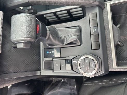 Used 2024 Toyota Tacoma TRD Off-Road image 26