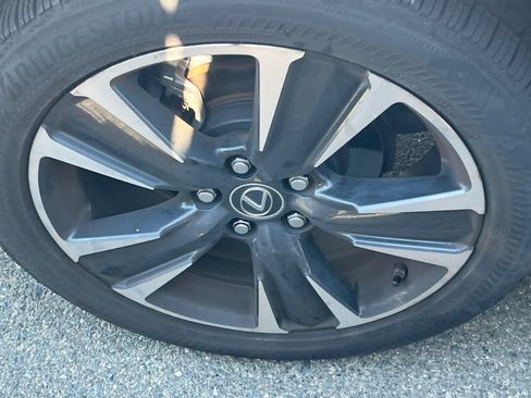 Used 2021 Lexus UX 200 w/ Accessory Package (Z1) FWD image 17