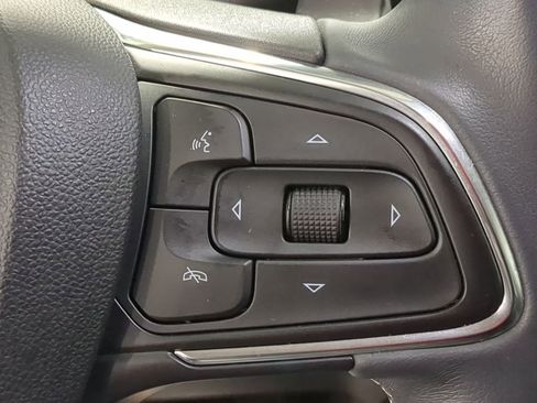 Used 2023 Buick Envision Essence image 37